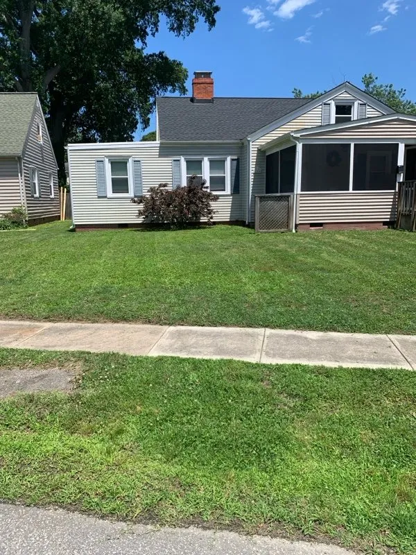 Local yard cleanup service in Hampton, VA by The Pro Lawn