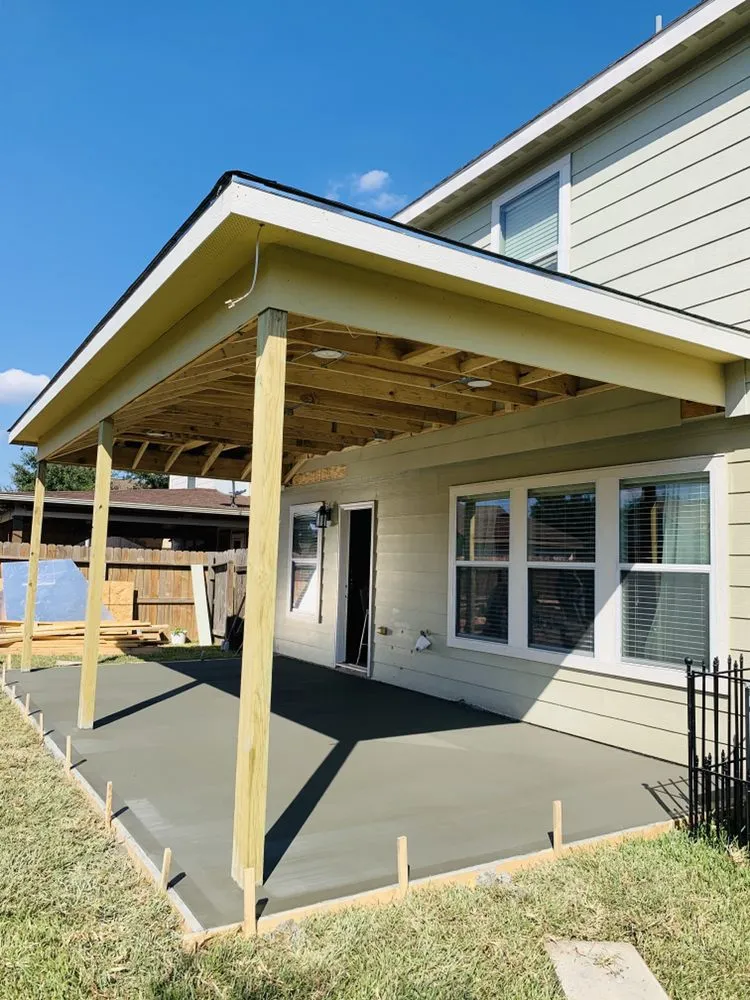 Reliable residential landscaping for year-round maintenance in Houston, TX by The Raise Landscape Maintenance