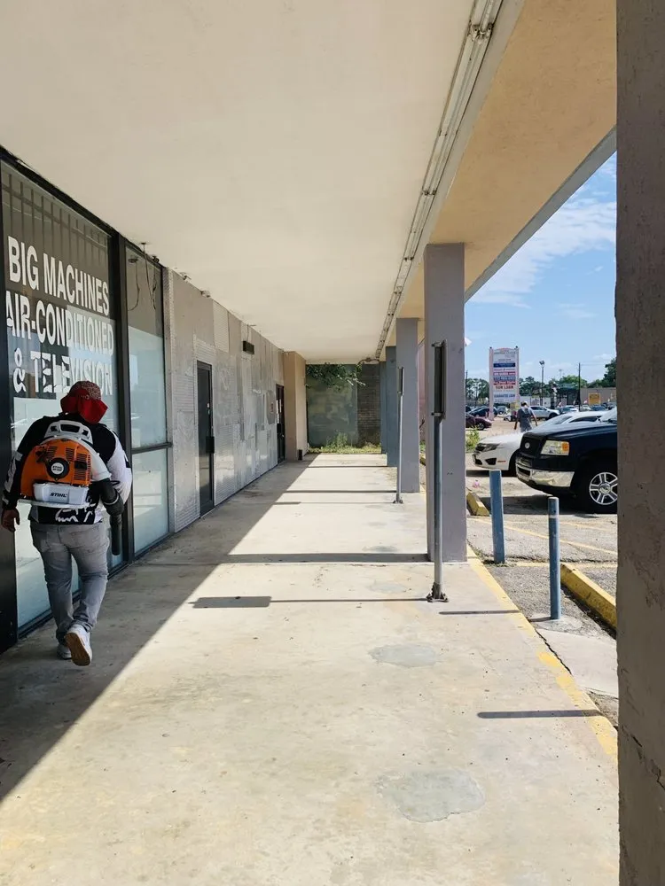 Custom landscape design for outdoor upgrades across Houston, TX - The Raise Landscape Maintenance