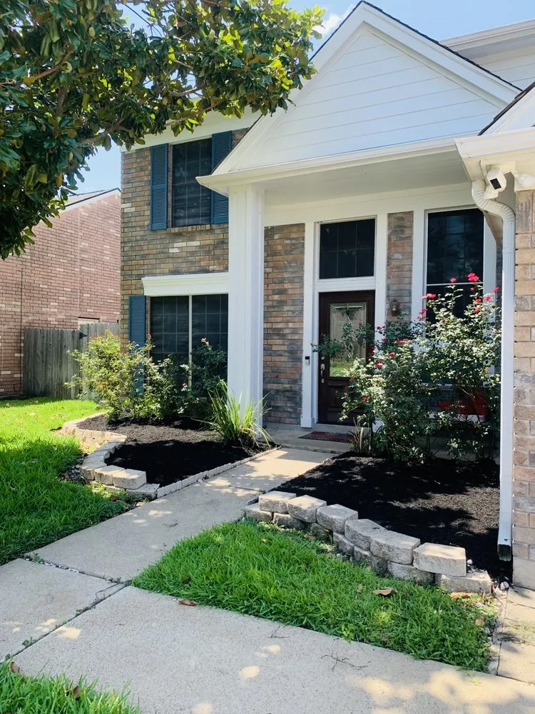 Trusted yard maintenance for beautiful yards across Houston, TX - The Raise Landscape Maintenance