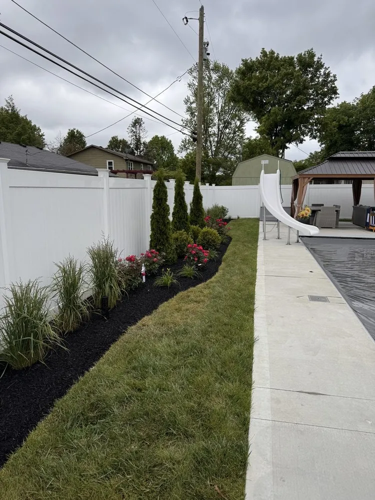 Custom garden landscaping in Indianapolis, IN by The Rayman