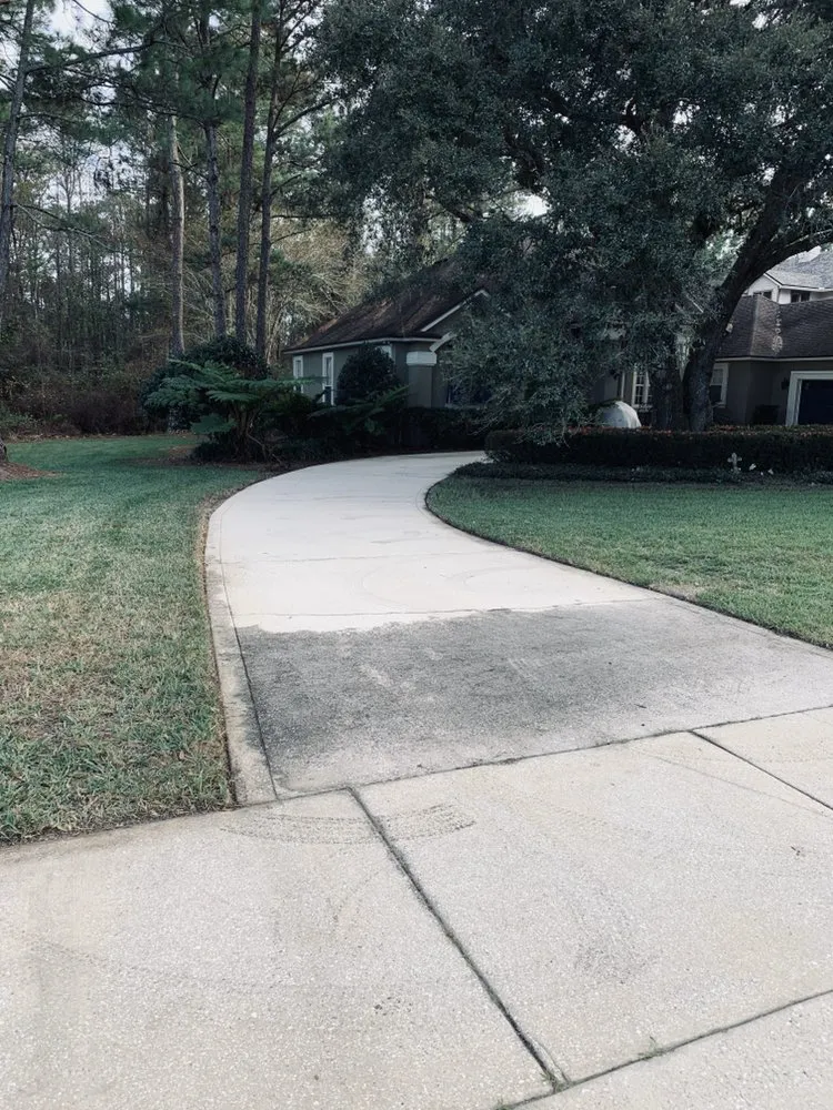 Top-rated garden landscaping in Jacksonville, FL by The Real Turf Guys