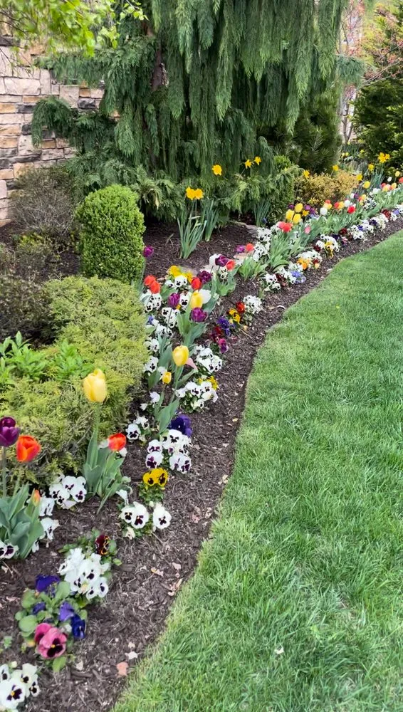 Affordable yard maintenance for beautiful yards across Cedarhurst, NY - The Reyes Brothers