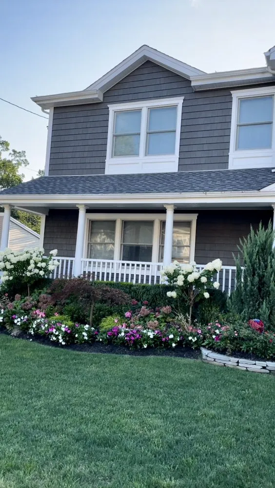 Local landscape design in Cedarhurst, NY by The Reyes Brothers