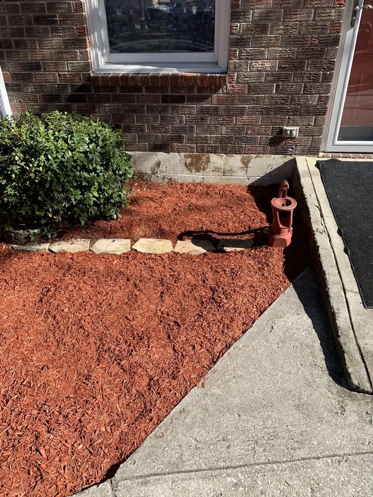 Professional yard maintenance in Goose Creek, SC by The Right Choice Custom Design Lawn Care & Maintenance