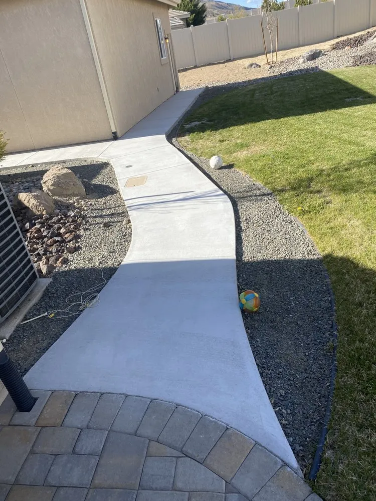 Custom lawn care service in Sparks, NV by The Right GuyZ