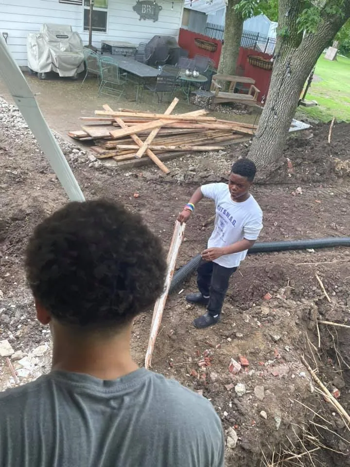 Expert lawn care service in Wichita, KS - The Right Moves & Hauls