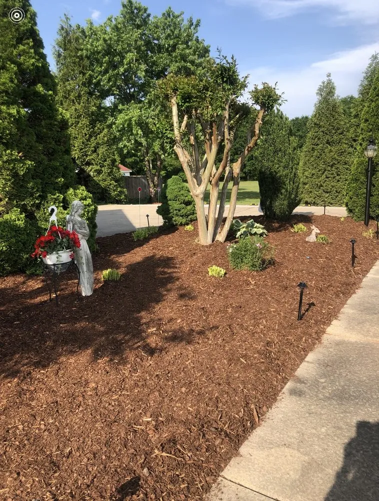 Top-rated lawn care service in Waxhaw, NC by The Rockford Group