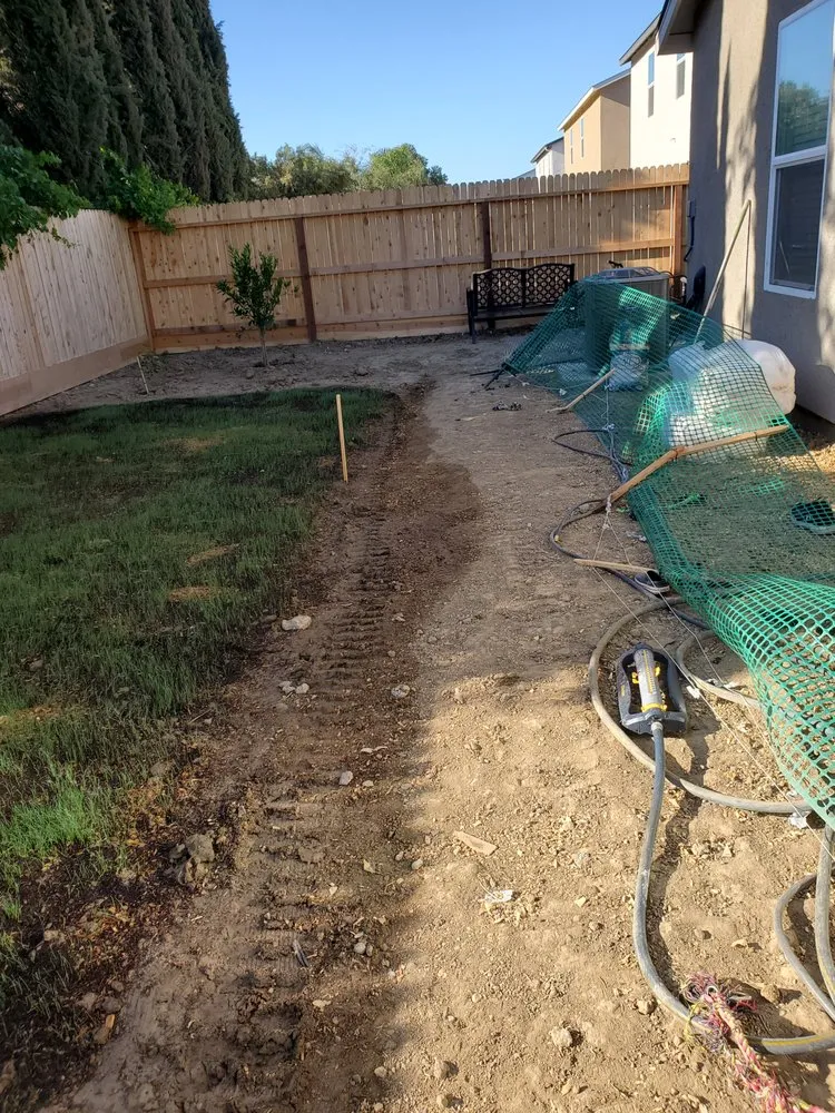 Custom yard maintenance experts serving LOS BANOS, CA - The Solar & Garden Company