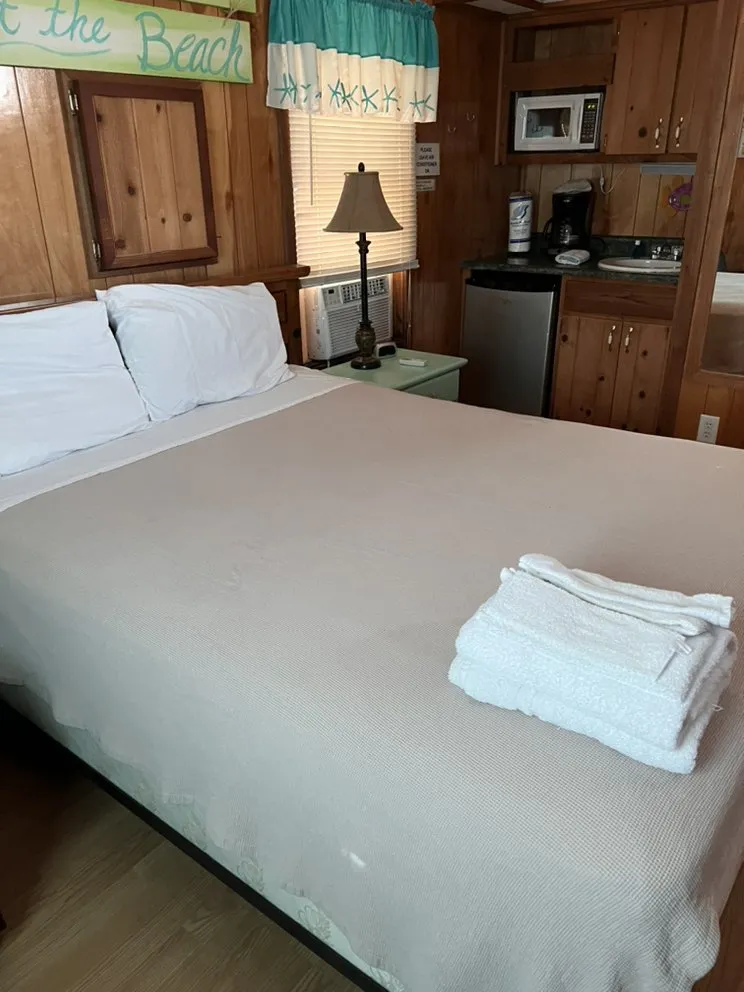 Custom yard cleanup service for beautiful yards across Navarre, FL - The Sparkle Guru