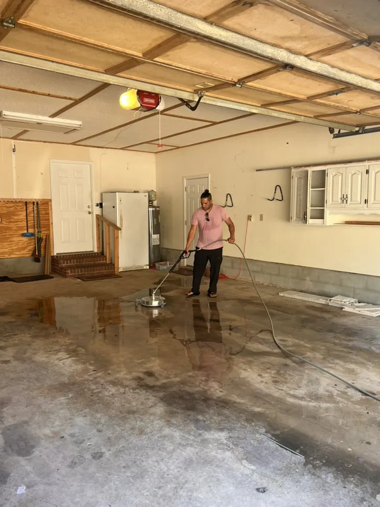 Custom residential landscaping experts serving Navarre, FL - The Sparkle Guru