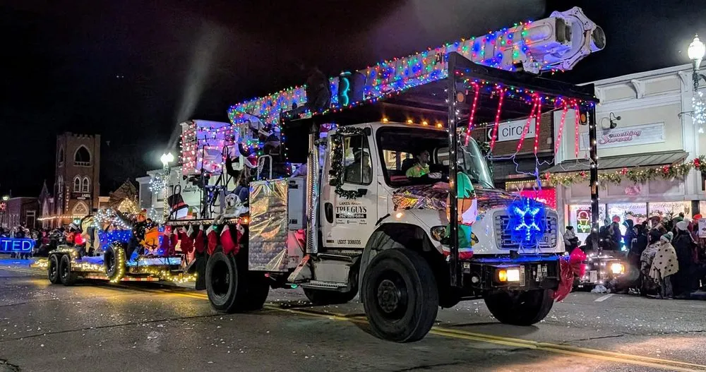 Top-rated lawn mowing service for homes in Genoa City, WI by The Tree Guys