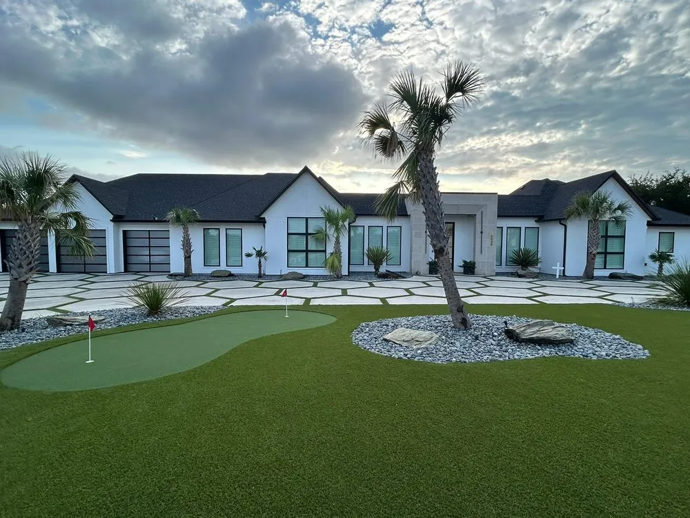 Custom lawn care service in Hewitt, TX - The Turf Corner