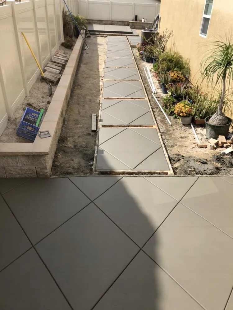 Custom lawn mowing service with custom design across Rialto, CA - The Turf Dr