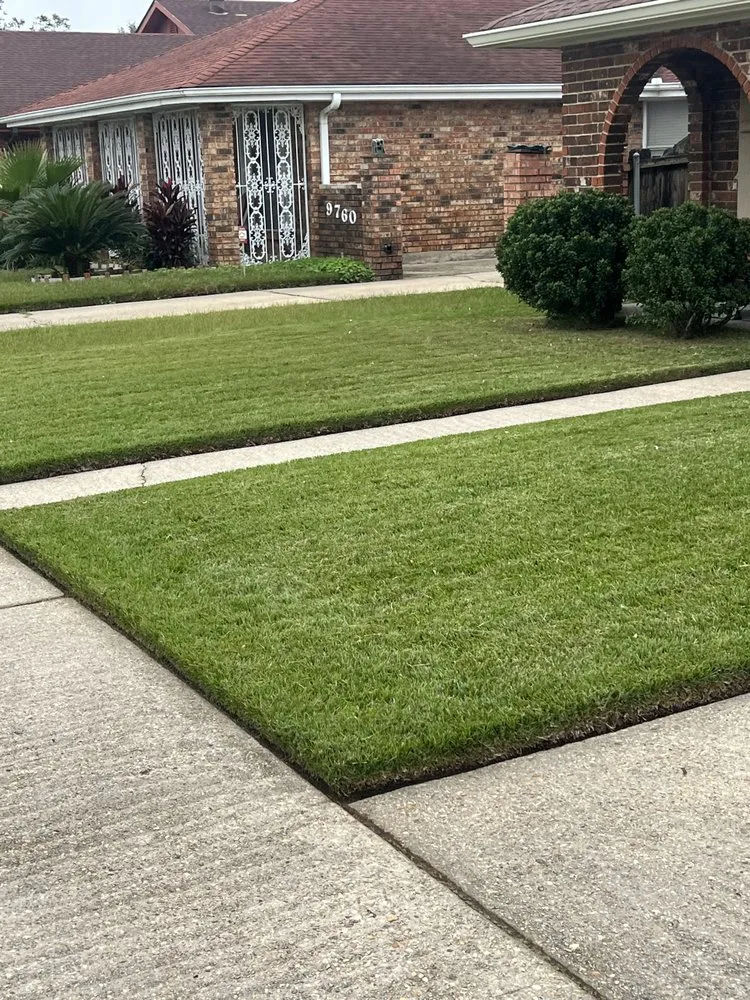 Local garden landscaping in River Ridge, LA by The Waites Over Lawn Care