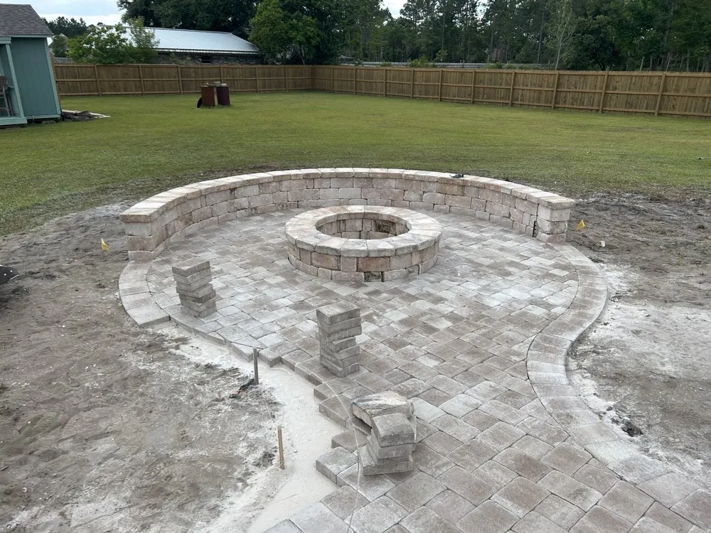 Top-rated yard cleanup service for beautiful yards across Pensacola, FL - The Wallace Company