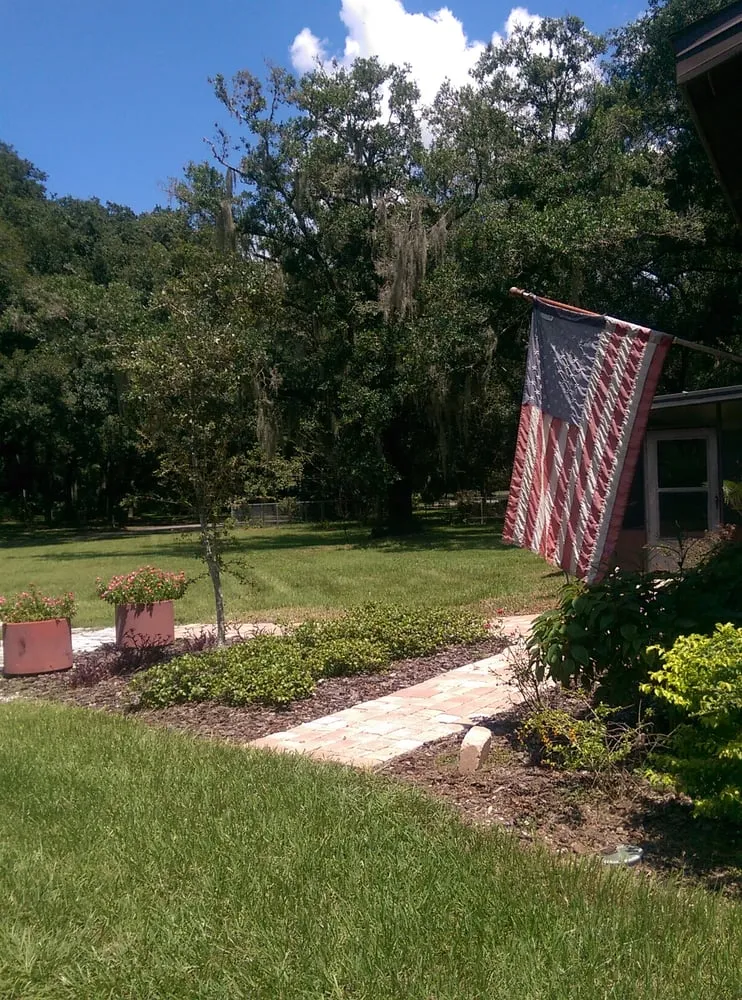 Top-rated lawn mowing service in Valrico, FL - The Whole 9 Yards Lawn & Landscaping