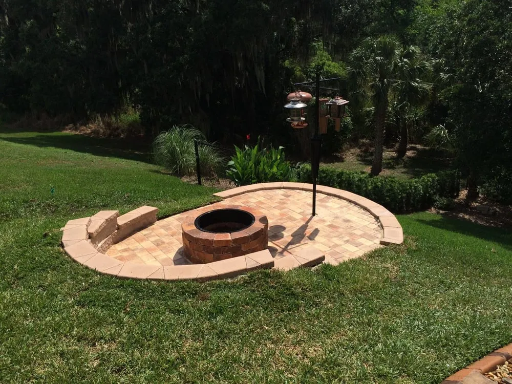 Top-rated lawn care service in Valrico, FL - The Whole 9 Yards Lawn & Landscaping