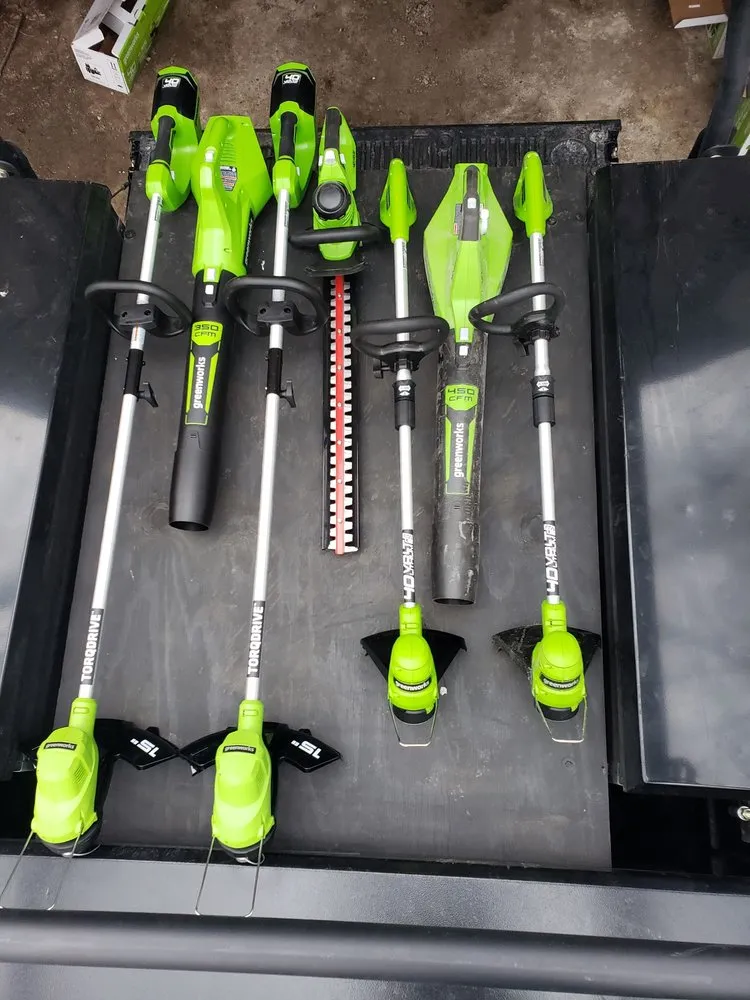 Custom yard cleanup service experts serving Ottawa, KS - The Whole Nine Yards