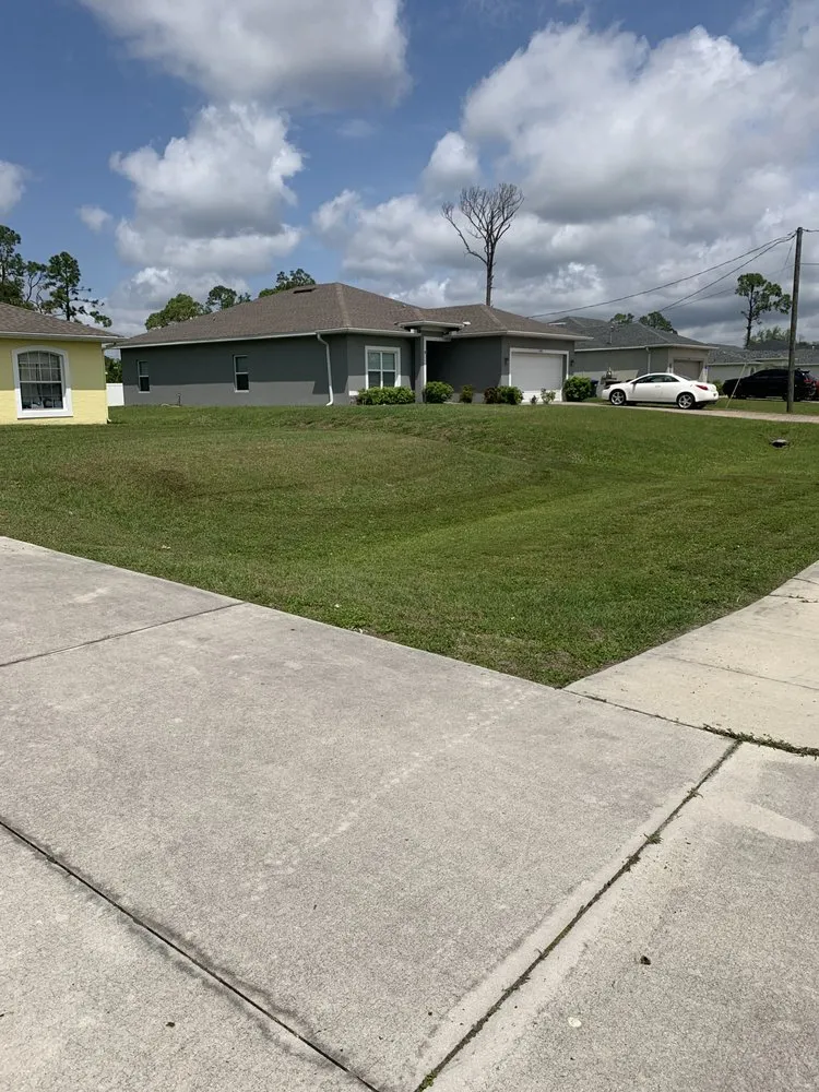 Reliable garden landscaping for beautiful yards in Port Charlotte, FL by The Wizard of Lawns