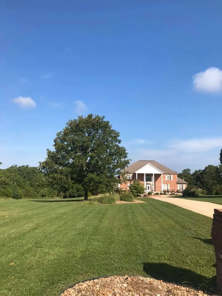 Custom landscape installation in Waynesville, MO - The Wizard of Lawns