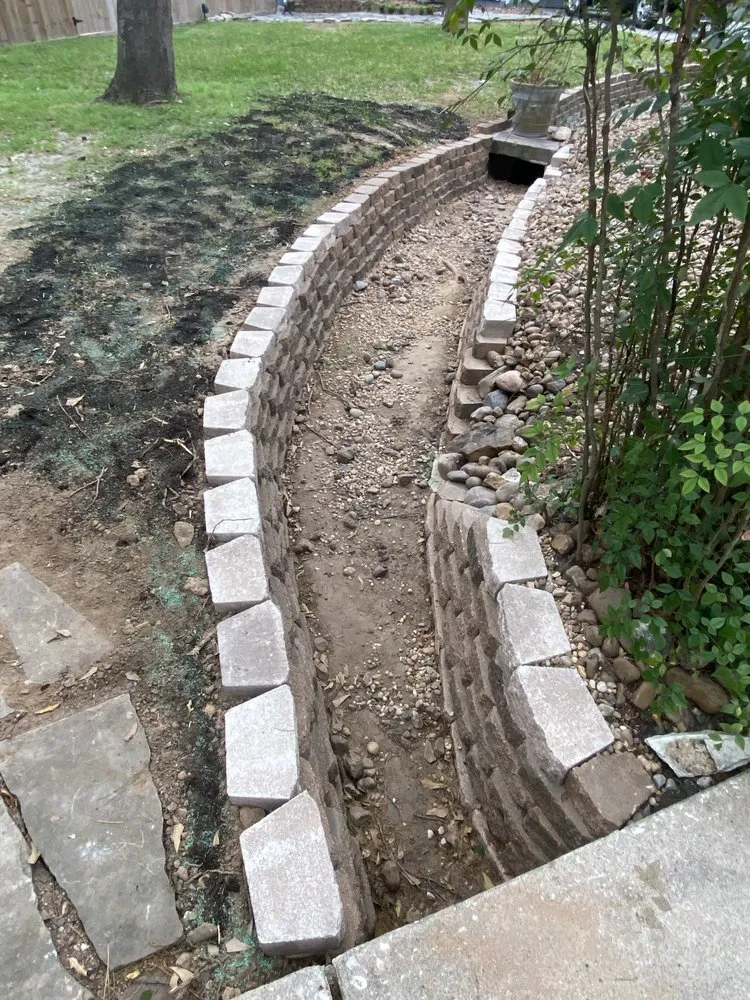 Local lawn care service experts serving Tomball, TX - The Woodlands Custom Landscaping