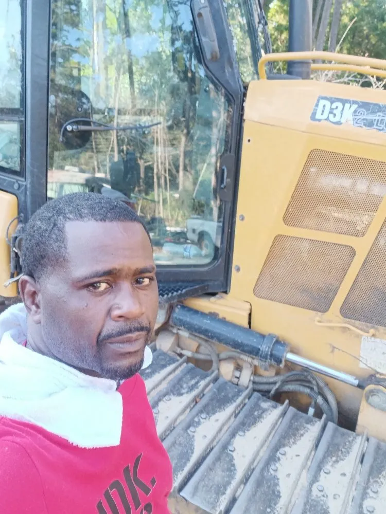 Custom yard maintenance for homes across Fairhope, AL - The Write Man 4 TheJob