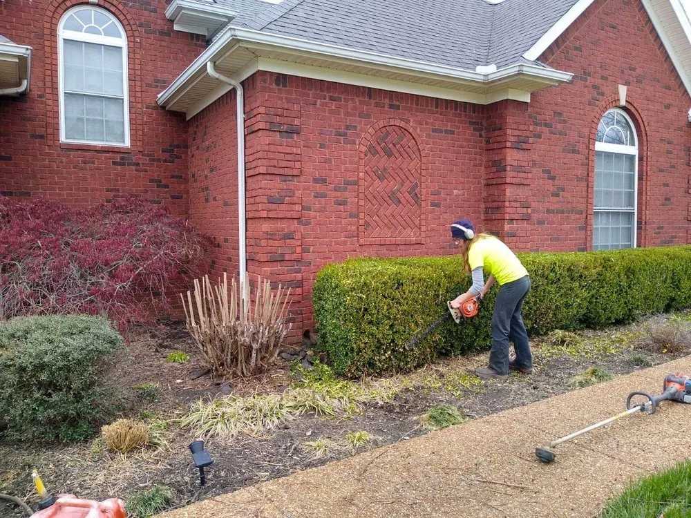 Local lawn care service in Dickson, TN - The Yard Chick