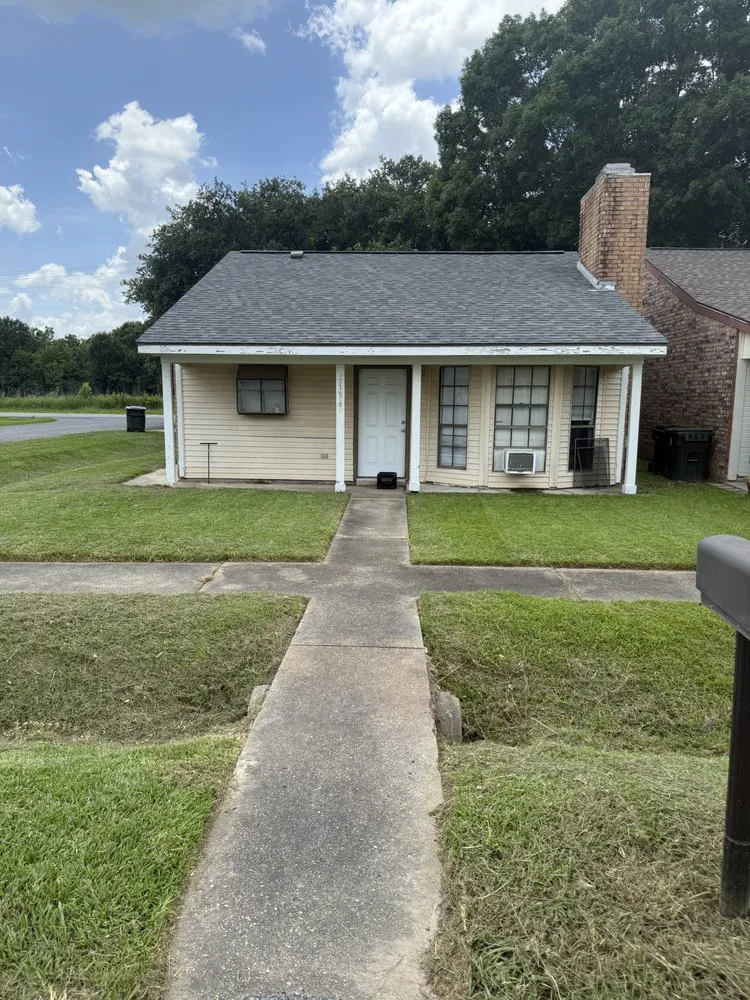 Professional residential landscaping experts serving Youngsville, LA - The Yard Edit