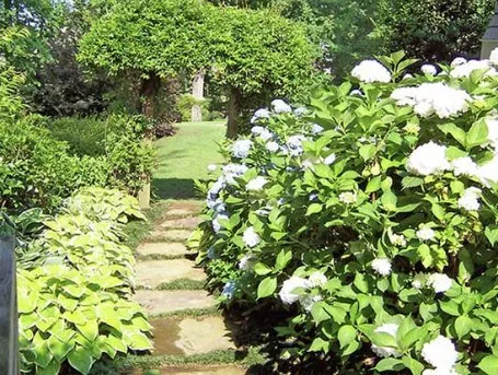 Expert garden landscaping for beautiful yards in Roswell, GA by The Yard Post Landscaping