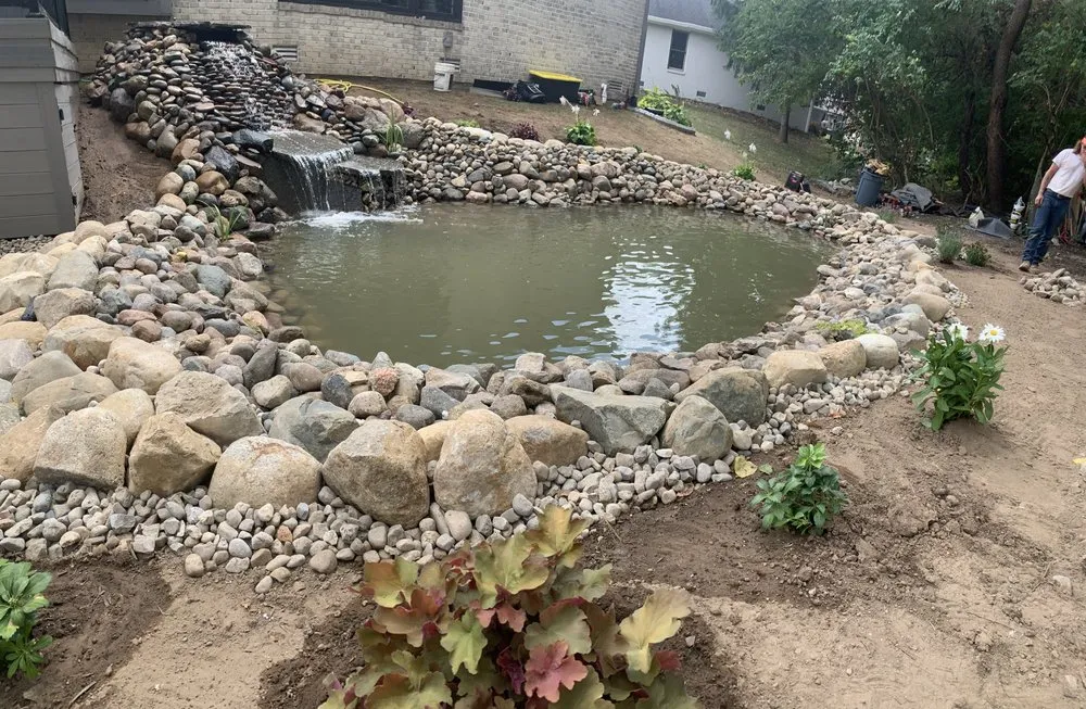 Affordable yard maintenance experts serving Lawrence, IN - T.Hensley Landscapes