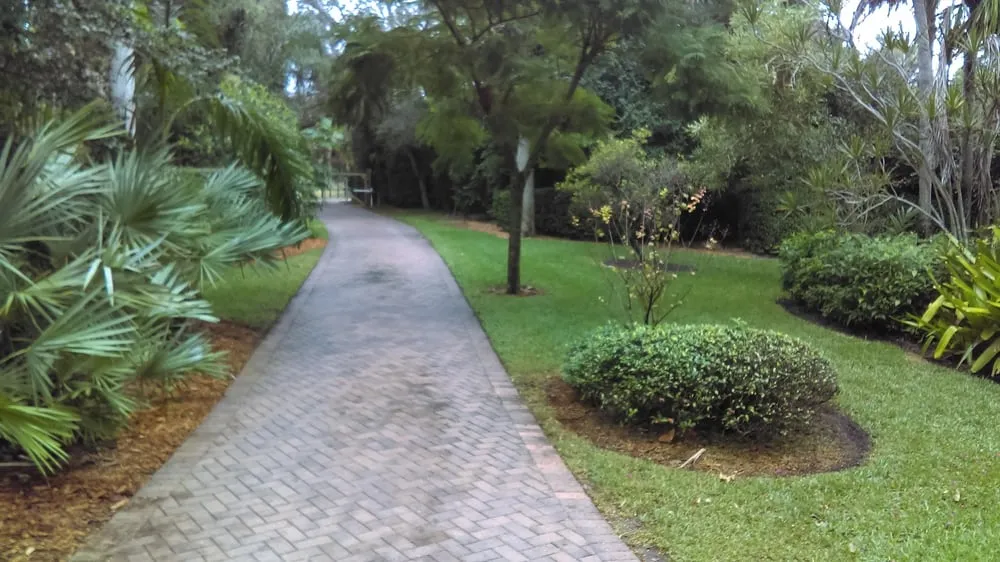 Top-rated garden landscaping in Jensen Beach, FL - Theobald Upkeep