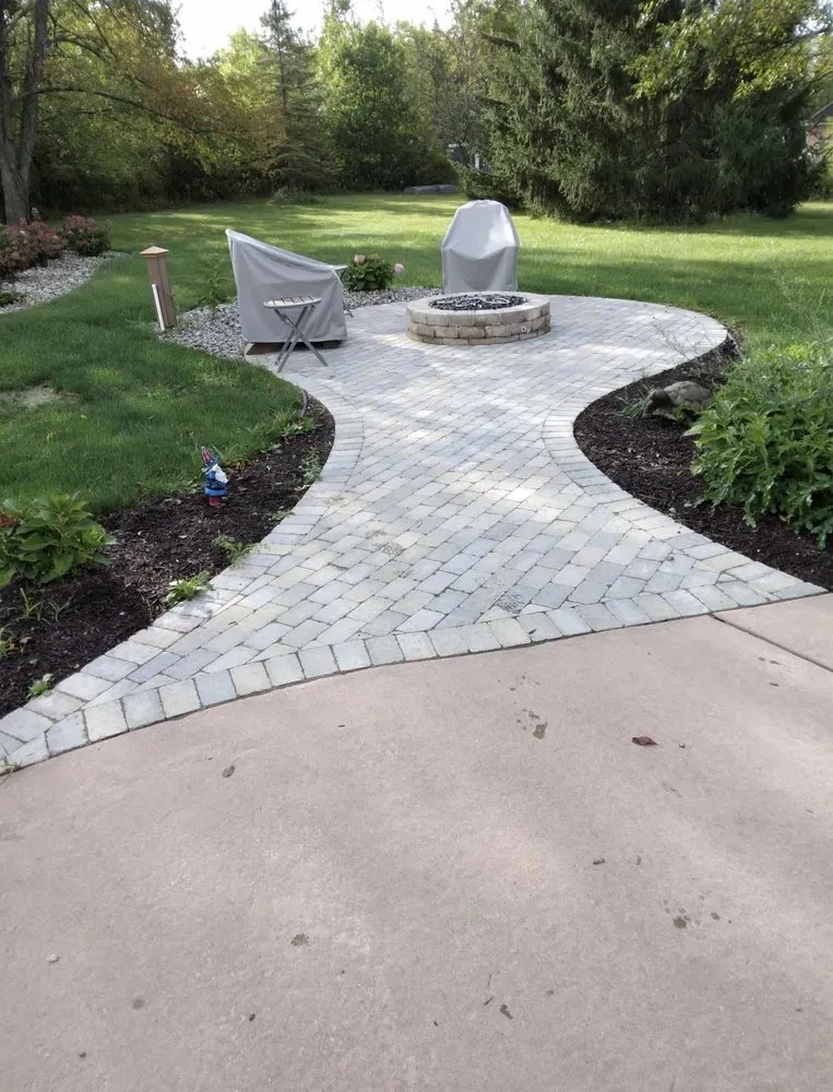 Top-rated yard cleanup service in Adrian, MI - Thiagos Garden Landscape Service