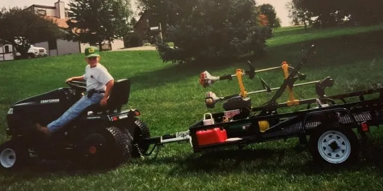Local yard cleanup service experts serving Liberty Township, OH - Thick Green Line Lawn Care