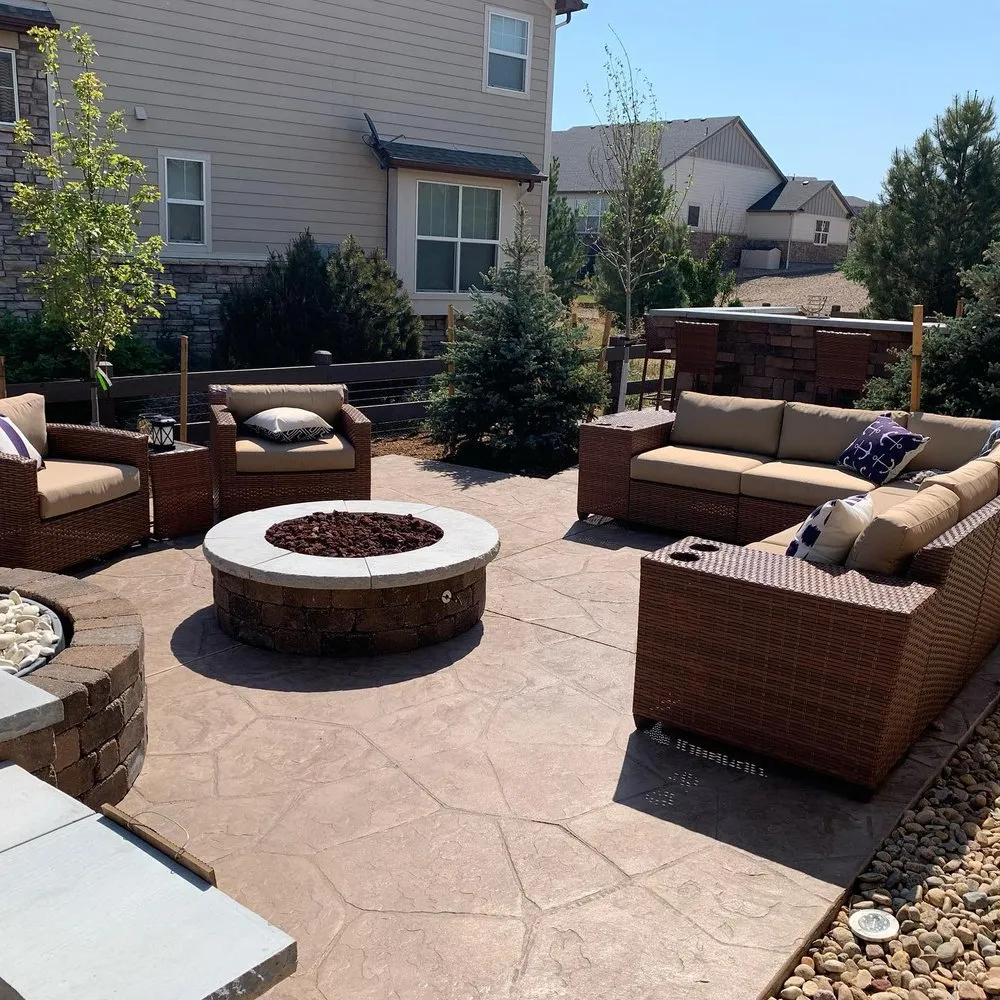 Custom lawn care service experts serving Aurora, CO - This & That Property Services