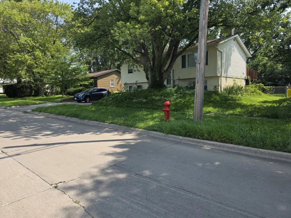 Trusted landscape installation in Oxford, IA - This Guy's Lawn Care