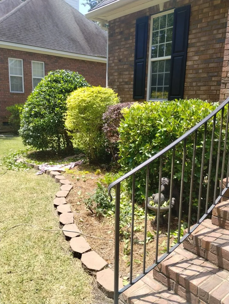 Custom yard cleanup service in Ladson, SC - This Is How We Do It Yard And Home Maintenance