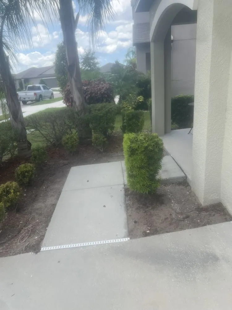 Local lawn mowing service in Ruskin, FL - This Is It