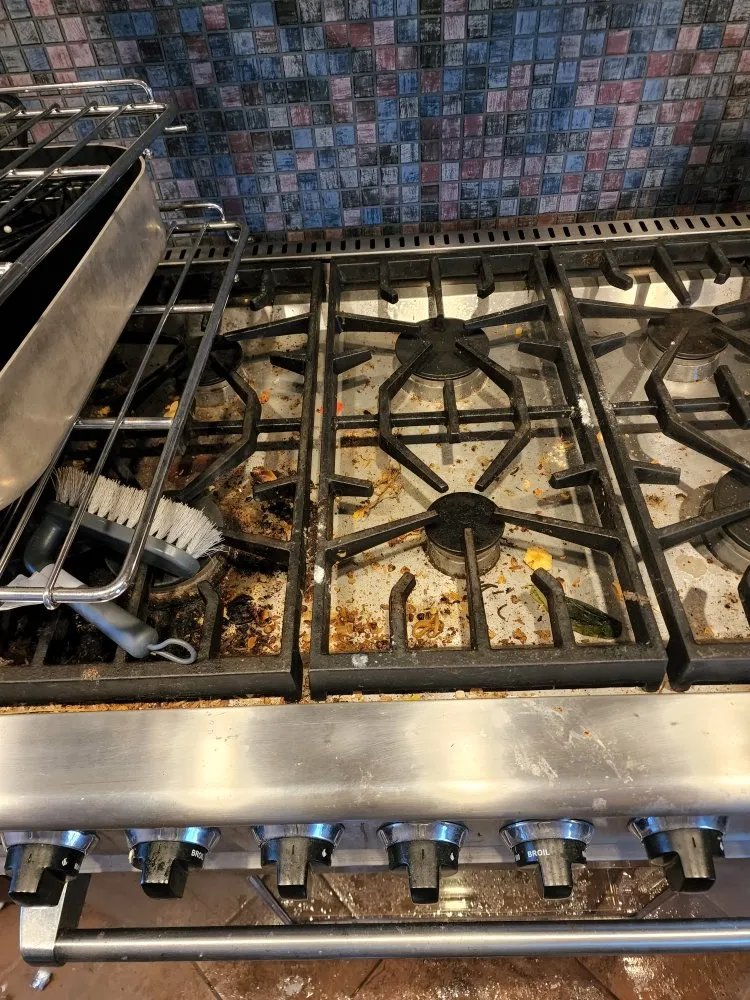 Custom yard cleanup service experts serving Toledo, OH - This N That By Nicole