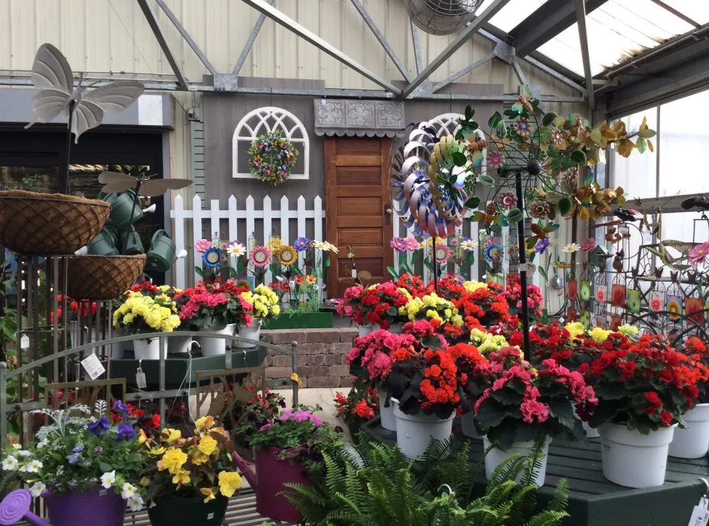 Local yard cleanup service in Bourbonnais, IL - Tholens' Landscape & Garden Center