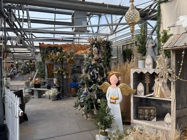 Trusted lawn care service experts serving Bourbonnais, IL - Tholens' Landscape & Garden Center