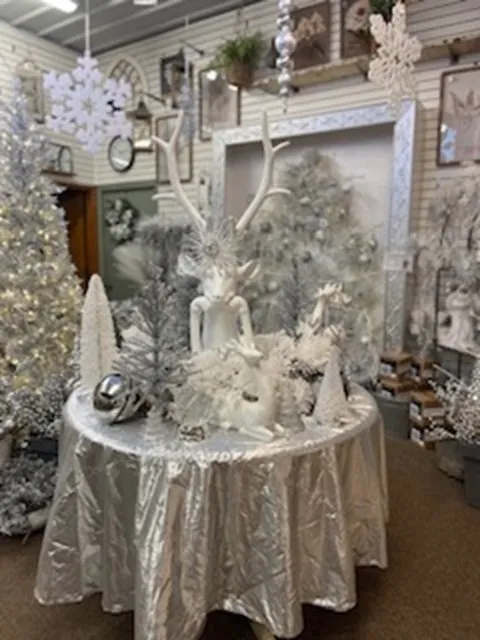 Expert lawn mowing service in Bourbonnais, IL - Tholens' Landscape & Garden Center