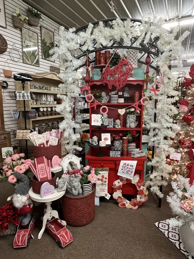 Trusted yard maintenance for year-round maintenance in Bourbonnais, IL by Tholens' Landscape & Garden Center