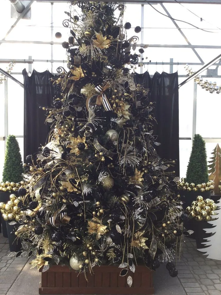 Top-rated lawn mowing service in Kankakee, IL by Tholens Landscape & Garden Center