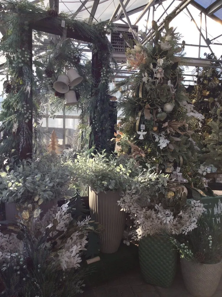 Professional lawn care service in Kankakee, IL - Tholens Landscape & Garden Center