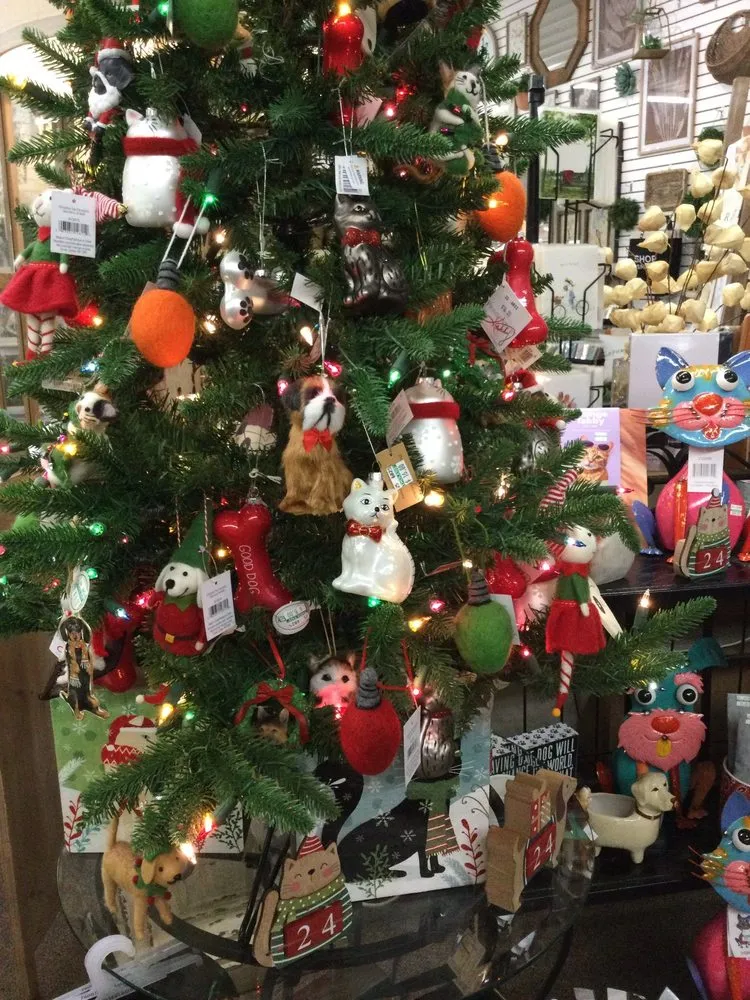 Top-rated lawn care service in Kankakee, IL by Tholens Landscape & Garden Center