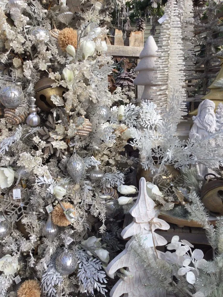 Affordable garden landscaping in Kankakee, IL by Tholens Landscape & Garden Center