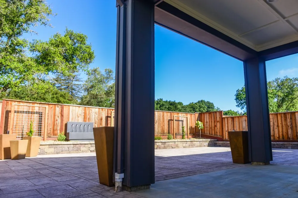 Professional lawn care service experts serving Healdsburg, CA - Thomas Landscapes