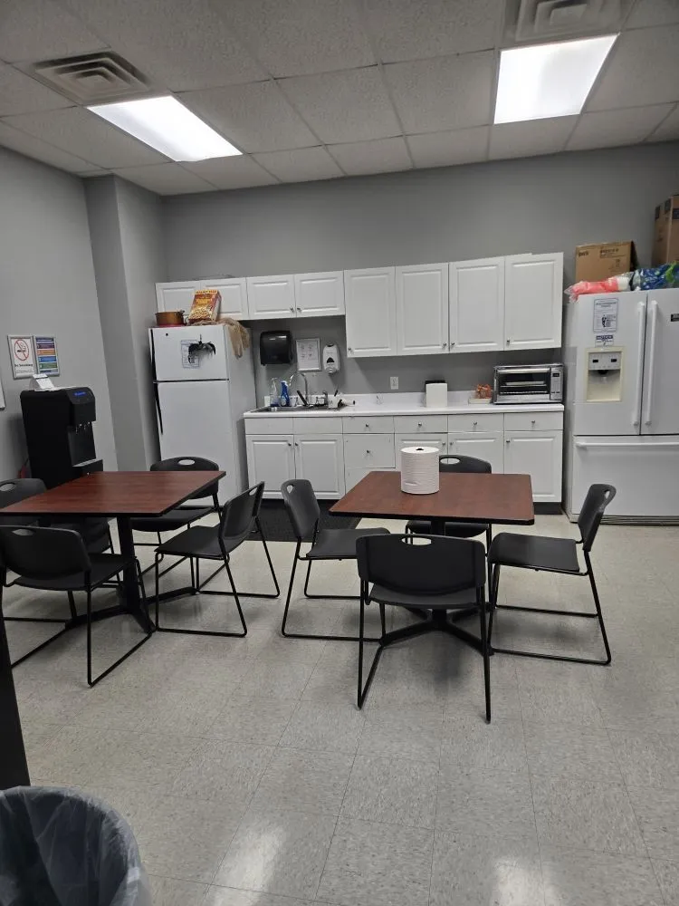 Reliable lawn care service experts serving Jackson, TN - Thomas Lawancare and Janitorial Service