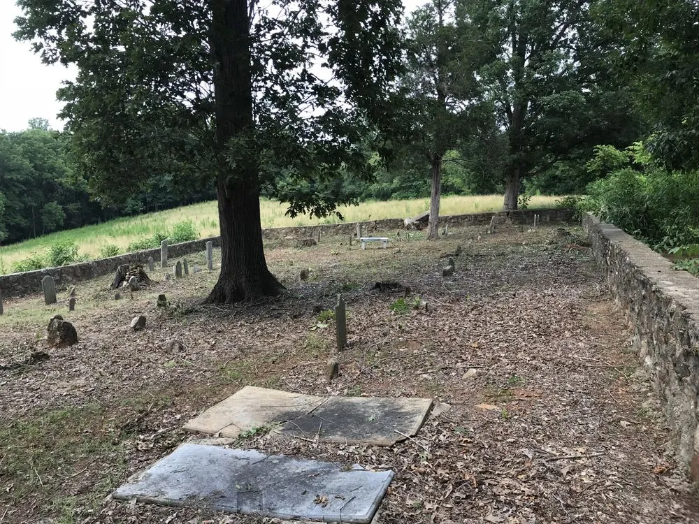 Local garden landscaping for year-round maintenance across Bessemer City, NC - Thomas Lawn & Landscaping